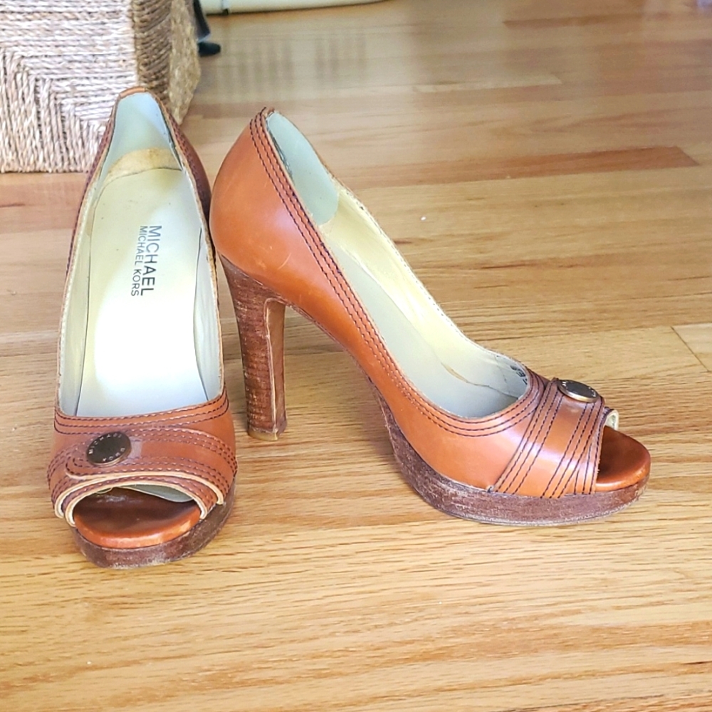 Michael Kors Caramel open-toed heels